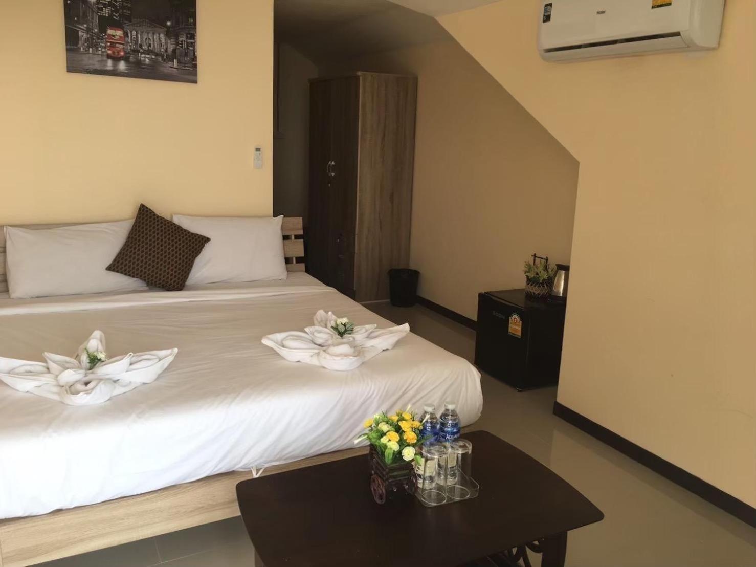Blueskyhouse Patong Hotell Eksteriør bilde
